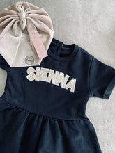 Load image into Gallery viewer, VELVET APPLIQUE DRESS